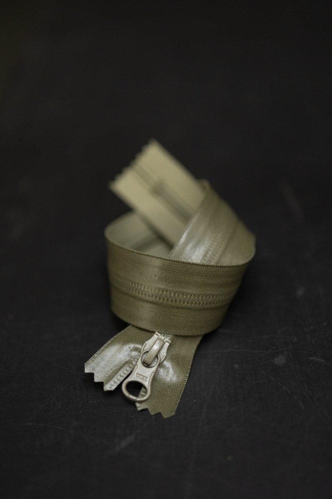 water repellent ykk 20cm zip