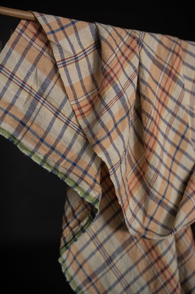 European Laundered Linen Check - Feverfew
