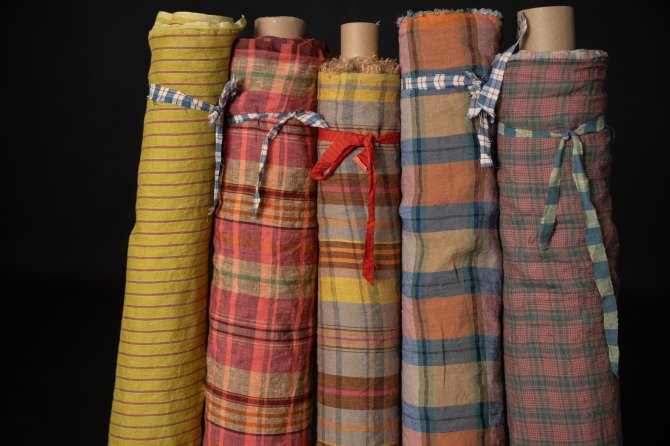 European Laundered Linen Check - Liquorice Pink