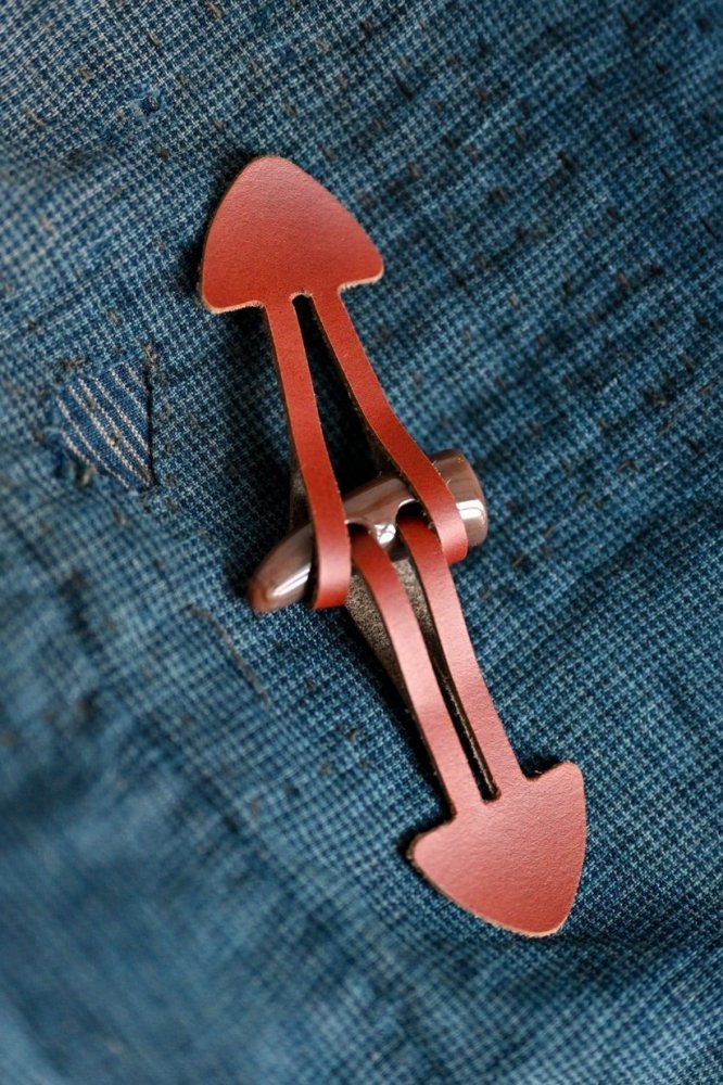 Leather & Horn Toggles Chestnut