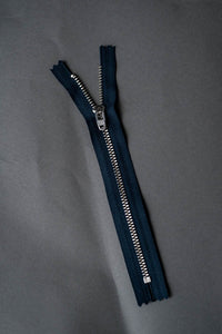 18cm Zip (Eve and Pegs)