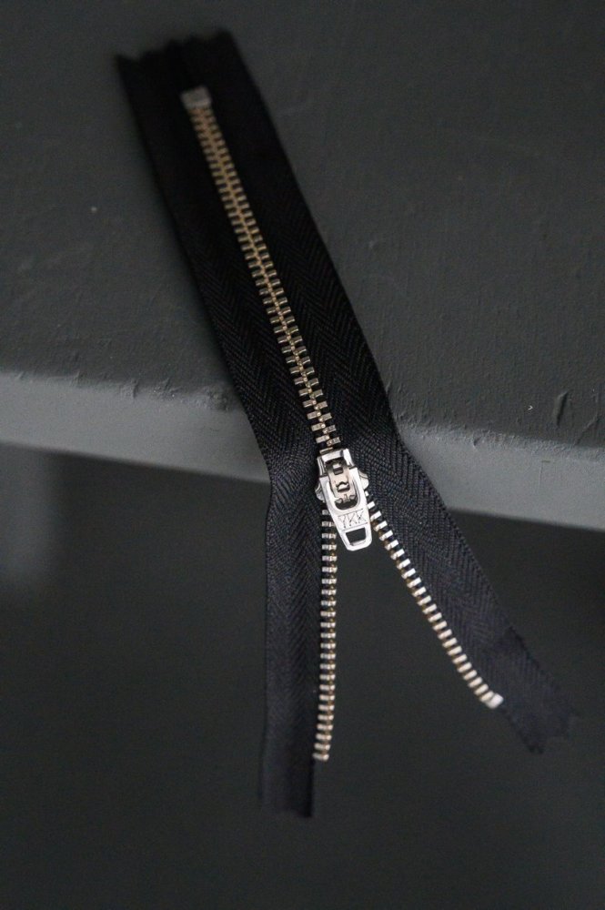 16cm Zip Black/Nickel (Landgate)