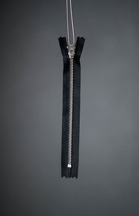18cm Zip Black/Nickel (Eve)