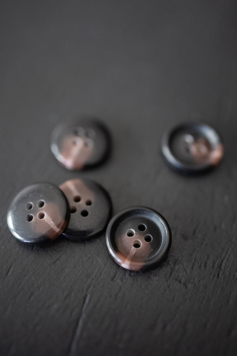 Semi Mottled Button - Fruity Brown